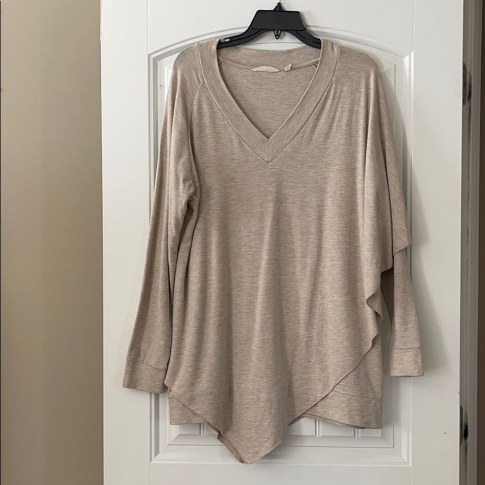 Soft surroundings draped top
